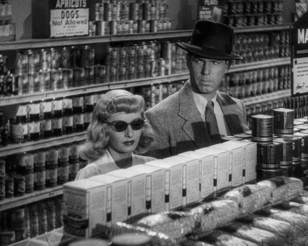 barbara stanwyck, billy wilder, double indemnity, fred macmurray, raymond chandler, hollywood authentic, review