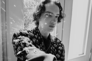 KODI SMIT-MCPHEE - Hollywood Authentic